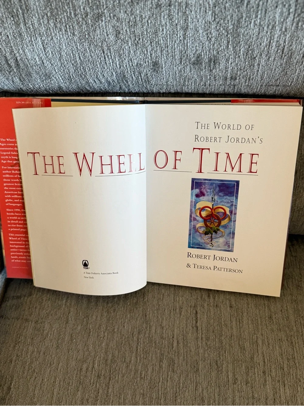 The World of Robert Jordan's The Wheel of Time by Robert Jordan and Teresa Patte